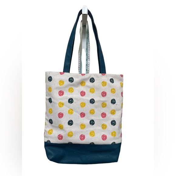 Handbags - NWT Tote FREE W/BUNDLE​​